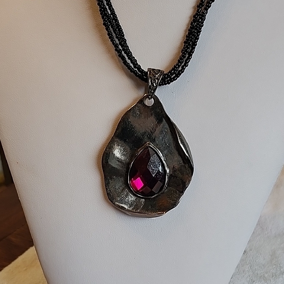 Elegant Silver and Purple Pendant Necklace - Picture 1 of 1